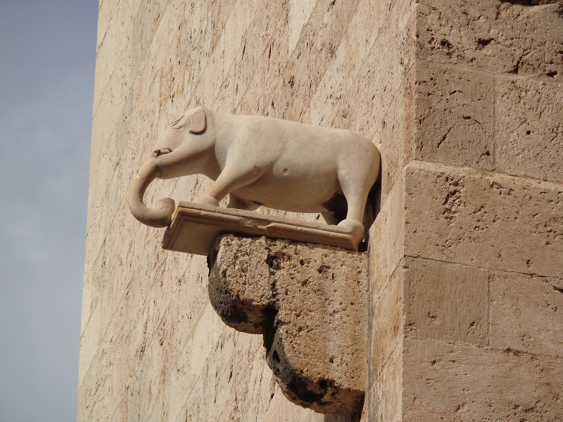 А включите-ка мне усилители качки! А подайте-ка белых пиджаков. Costa Paсifica февраль 13г