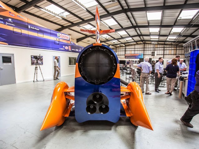 Bên trong siêu xe nhanh nhất thế giới, vận tốc 1609 km/h, được in bằng công nghệ 3D Bloodhound-SSC-35.