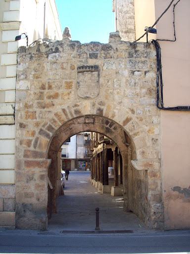 El país que nunca se acaba: La Muy Noble y Muy Leal villa de San Esteban de  Gormaz, puerta de Castilla (julio de 2011)