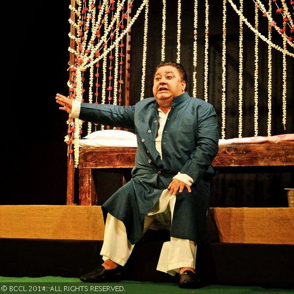 Manoj Pahwa in a scene from the play Kambakht Bilkul Aurat, staged during Sanatkada Festival, in Lucknow. Manoj Pahwa in a scene from the play Kambakht Bilkul Aurat, staged during Sanatkada Festival, in Lucknow.