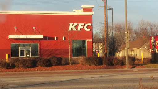 Fast Food Restaurant «KFC», reviews and photos, 2810 W Broadway, Council Bluffs, IA 51501, USA