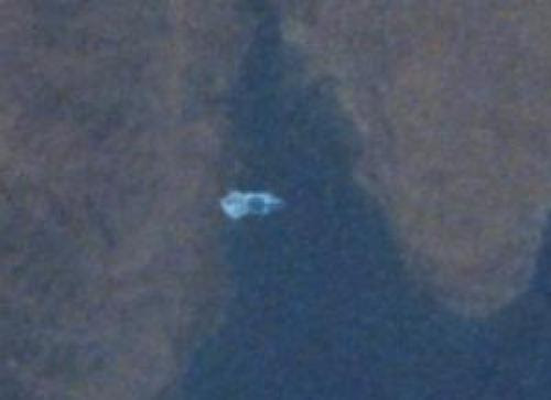 Ufo In Nasa Photos Near Space Station Descends Into Lake Nov 2013 Ufo Sighting News