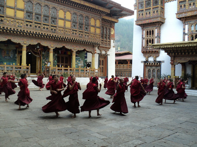 Ký sự chuyến hành hương Bhutan đầu xuân._Bodhgaya monk (Văn Thu gởi) DSC06797
