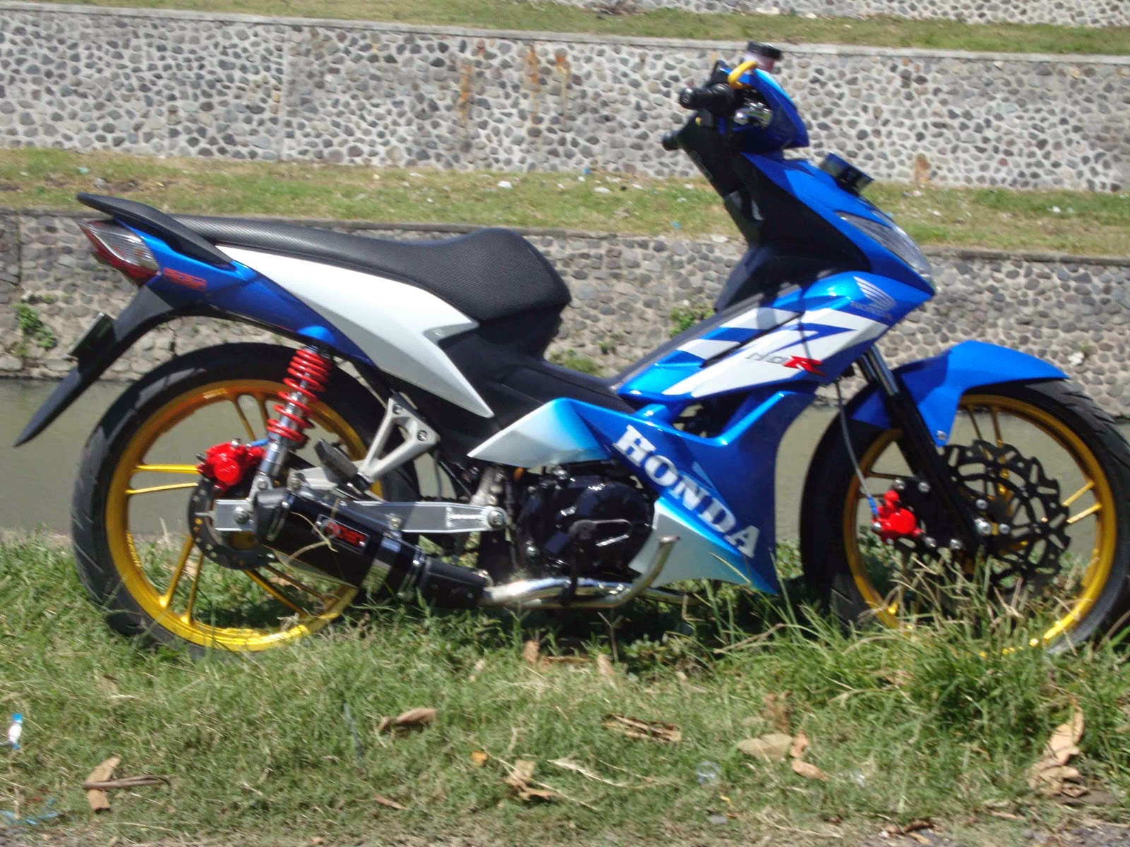 Knalpot R9 New Blade Youtube Modifikasi Motor Blade Vmamexxyz