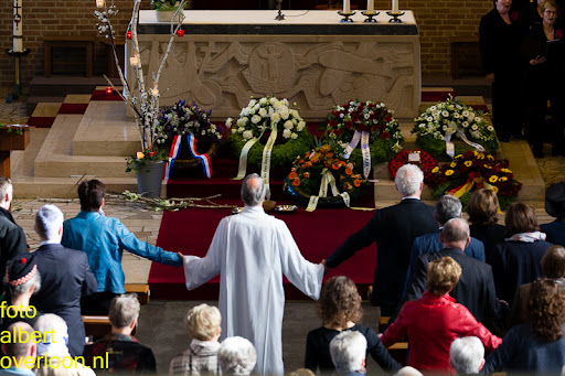 herdenkingsdienst en een stille tocht naar het Engelse kerkhof 12-10-2014 (34).jpg