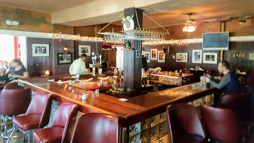 Hamburger Restaurant «Deer Head Inn & The Morning Cure», reviews and photos, 5 Main St, Delaware Water Gap, PA 18327, USA