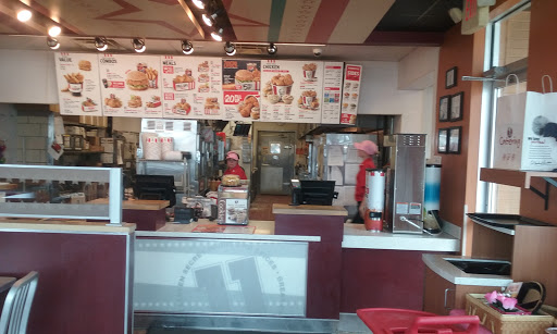 Fast Food Restaurant «KFC», reviews and photos, 116 W McCauley Dr, Uhrichsville, OH 44683, USA