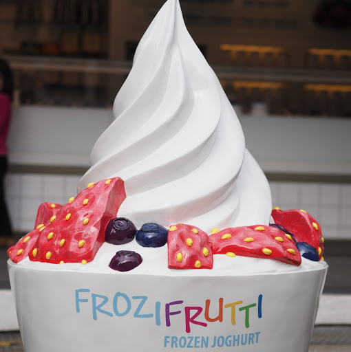 Frozifrutti Frozen Joghurt logo