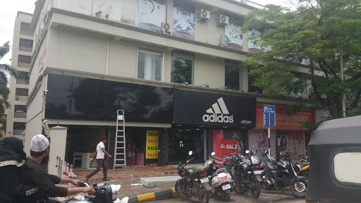 Adidas, Shop No.3, Vashi Rd, Sector 11, Kopar Khairane, Navi Mumbai,  Maharashtra 400709, India, Map_shop,