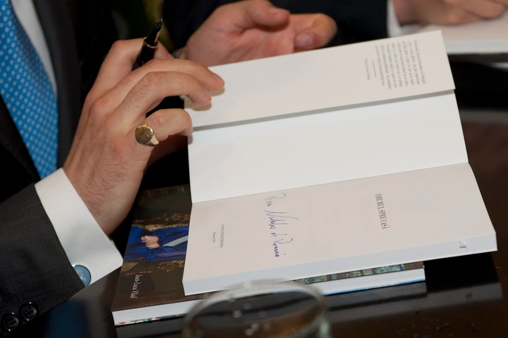 Dublă lansare de carte regală la Bookfest 2014 Dublă lansare de carte regală la Bookfest 2014