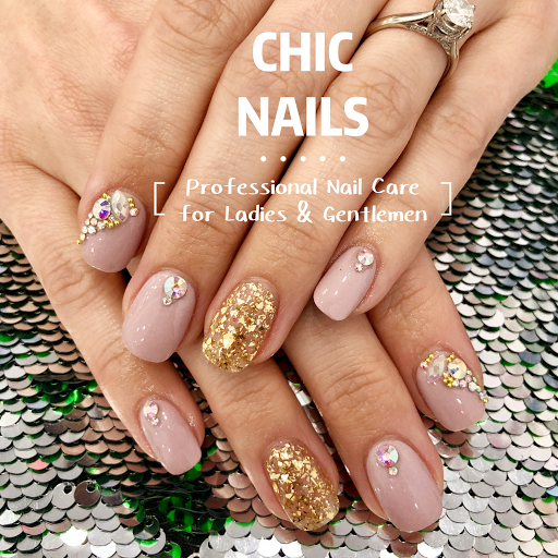 Chic Nails logo