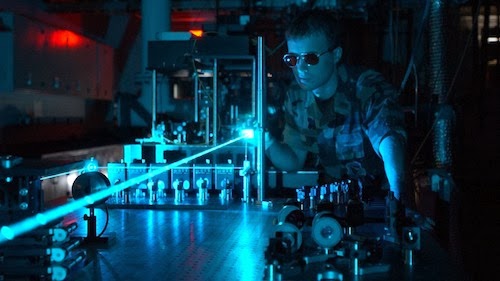 Military_laser_experiment.