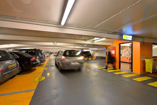 Parking Pyramides