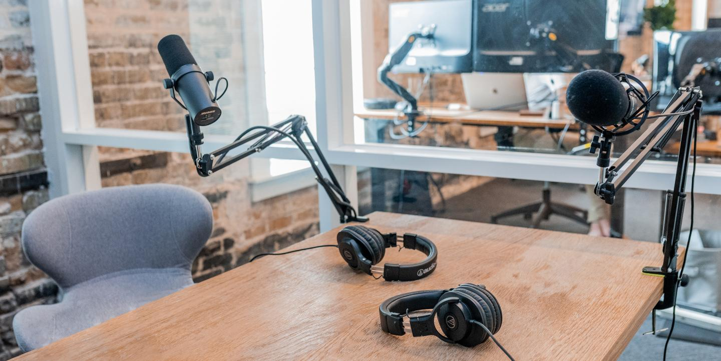 If you're broadcasting with many guests, you might consider using a few devices at various positions. - best camera for podcasting
