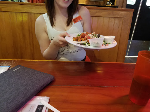 American Restaurant «Hooters», reviews and photos, 1290 Riverdale St, West Springfield, MA 01089, USA