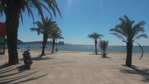 Algés beach