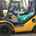 FD25-17 xe nâng diesel Komatsu 2.5 tấn
