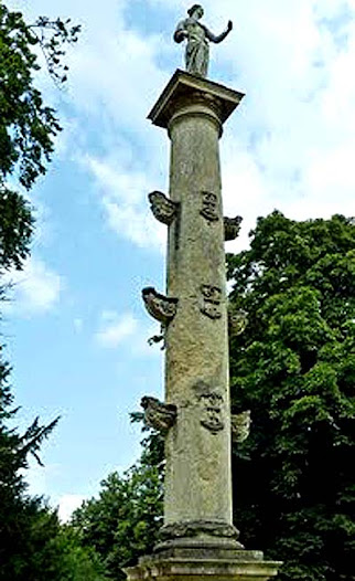 Columna rostral del capitán Grenville, Jardín de Stowe - Columnas rostrales en Piazza del Popolo-Roma 🗺️ Foro General de Google Earth