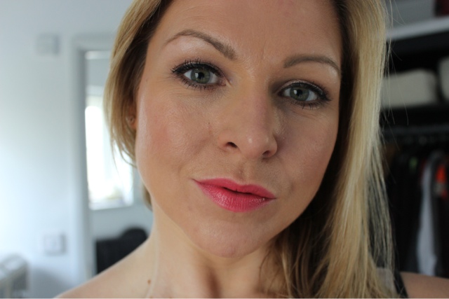 Chanel Rouge Allure Lipstick in 136 Mélodieuse - a little pop of