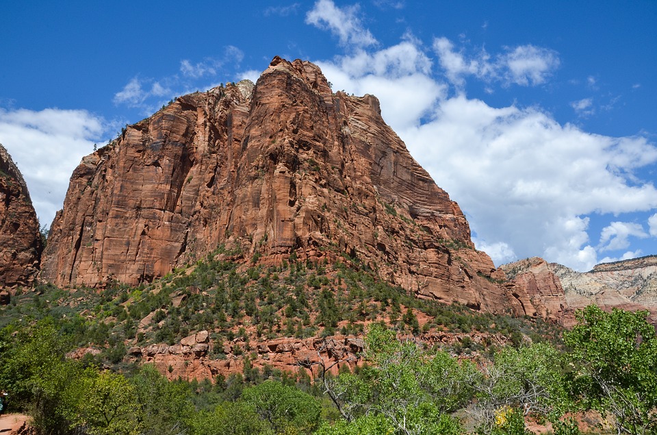 https://www.maxpixel.net/static/photo/1x/North-America-Usa-Zion-National-Park-Utah-America-1663288.jpg