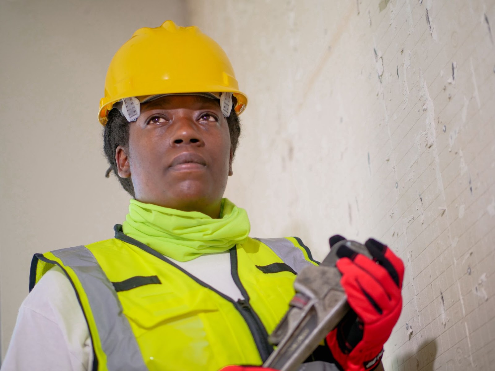 Image of women construction worker at work.