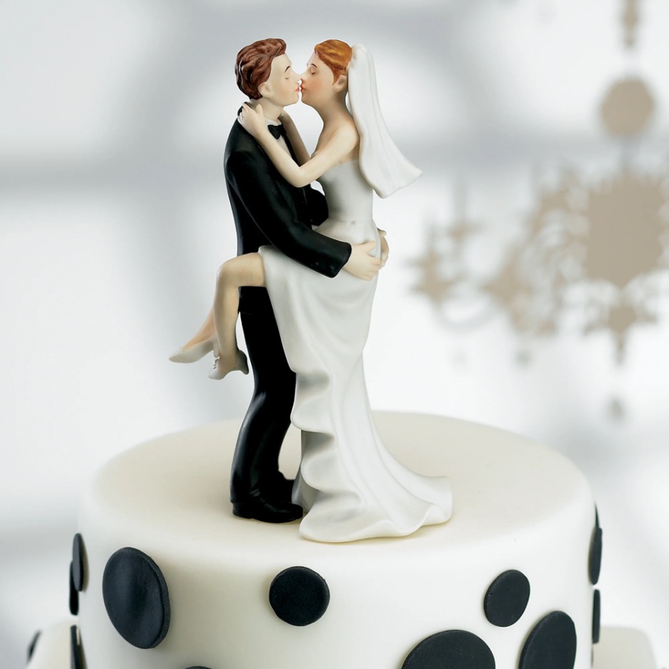 kissing couple cake topper