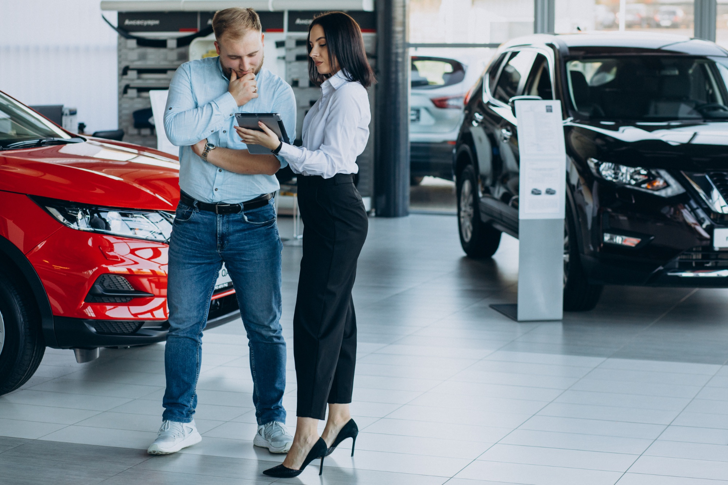 Membeli mobil inden dilakukan setelah memilih model, warna, dan jenis tertentu. Biasanya harus menunggu dalam jangka waktu tertentu jika mobil pilihanmu tidak tersedia di tempat dealer. 