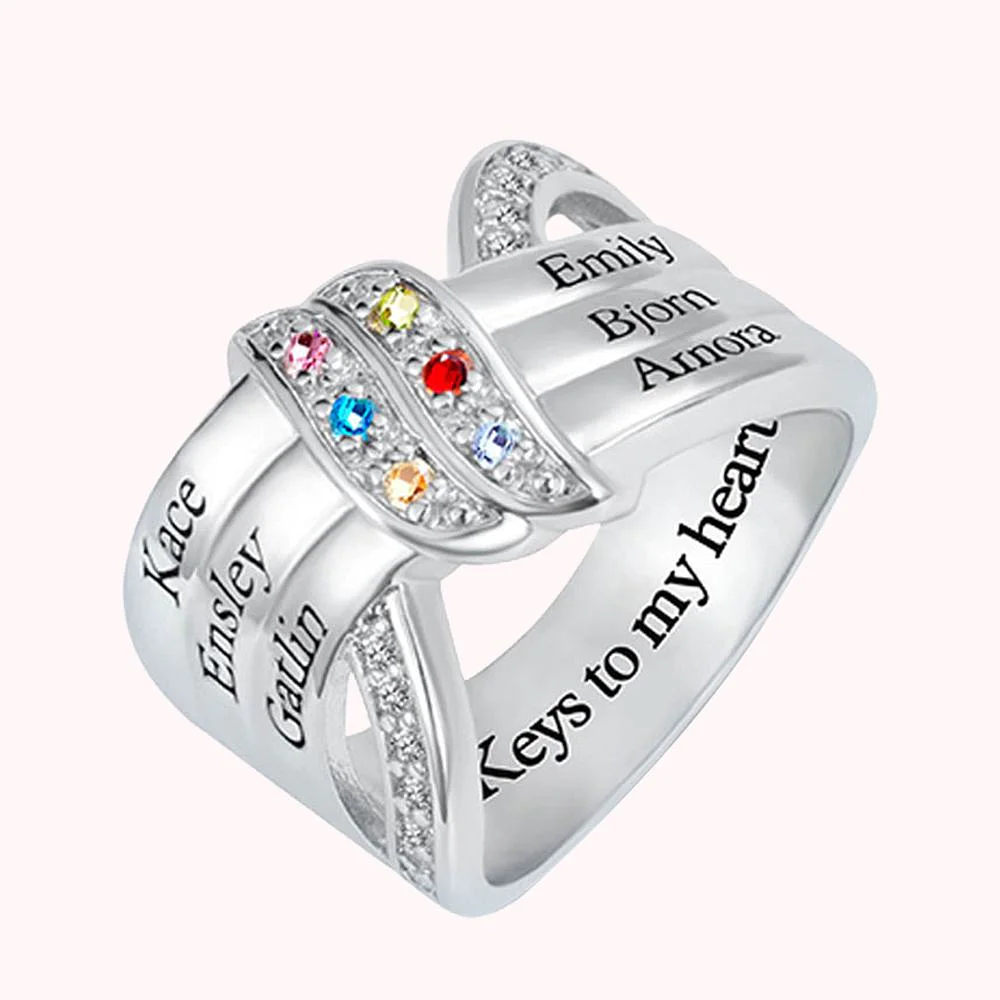 bague ruban gravée et personnalisée avec six prénoms : Kace, Ensley, Gatlin, Emily, Bjorn, Arnora.