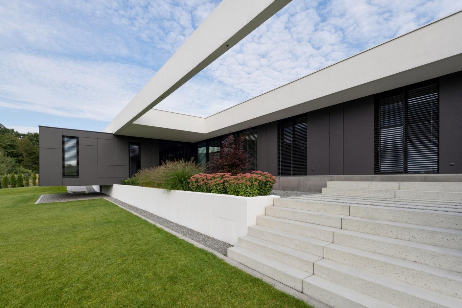 Minimalist concrete house design