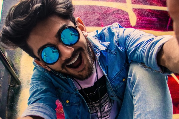 Comment prendre une Selfie : 15 astuces qui feront la différence