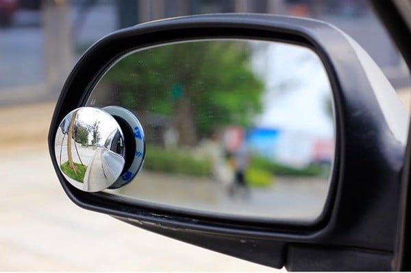 Khi nào nên thay kính chiếu hậu