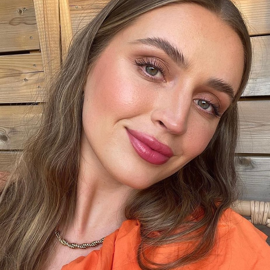 The 5 Best Lipstick Colors To Wear With An Orange Dress | DOV