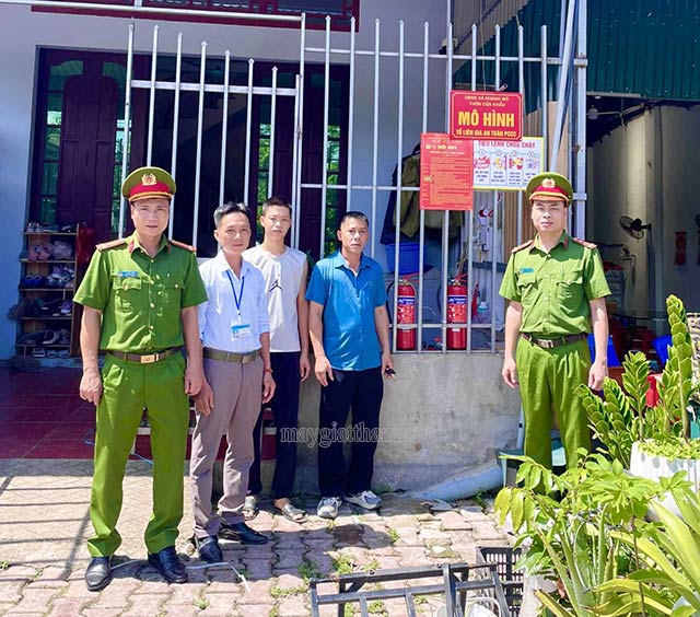 Các gia đình trang bị bình cứu hỏa