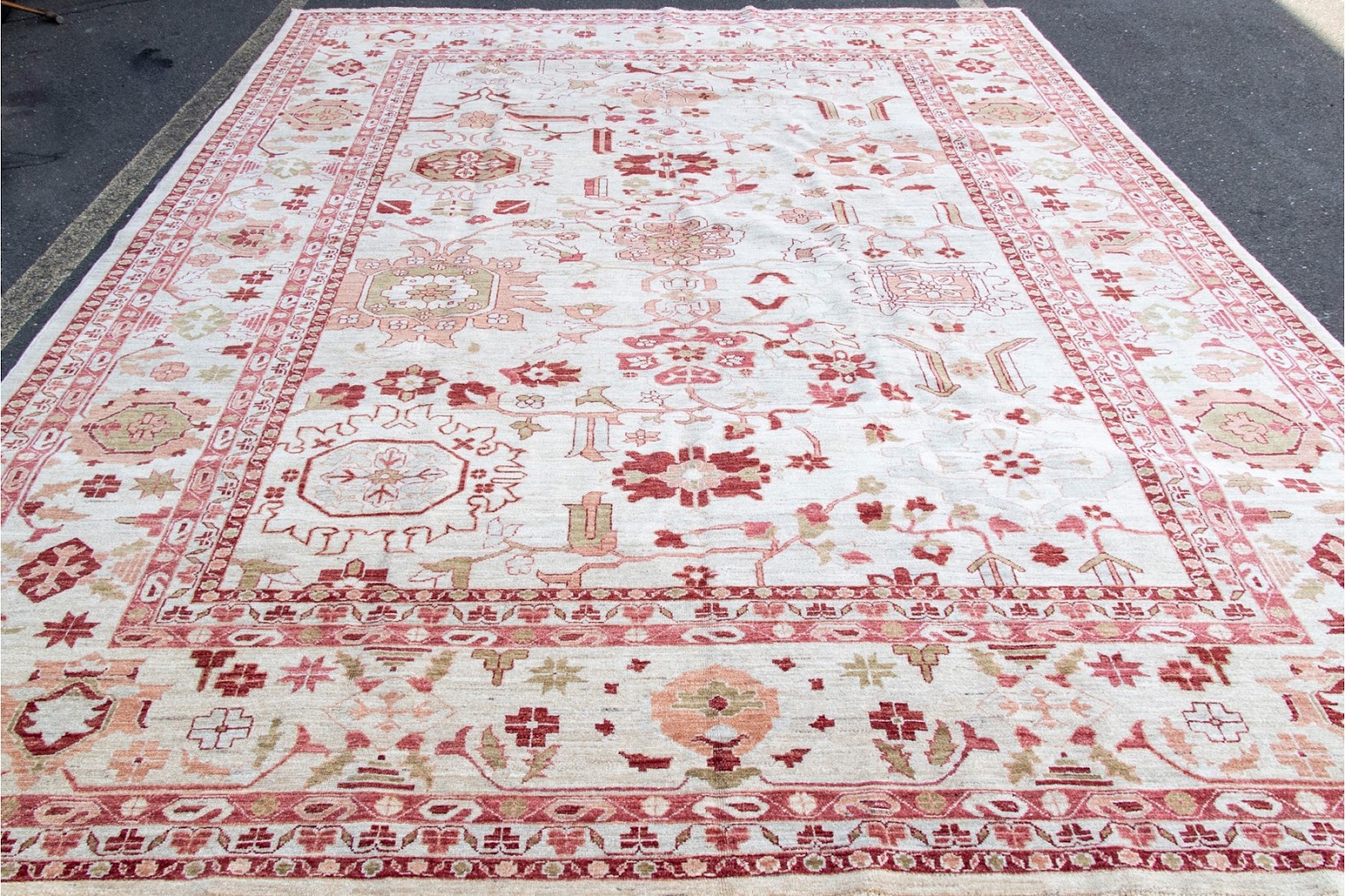 Persian Rug Sultanabad Hand Knotted Wool Carpet