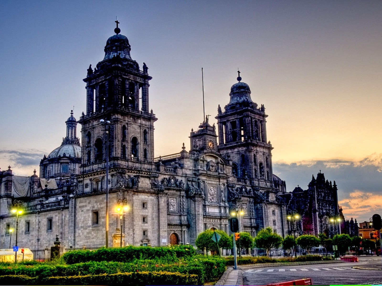 C:\Users\rwil313\Desktop\Cathdral in Mexico City.jpg