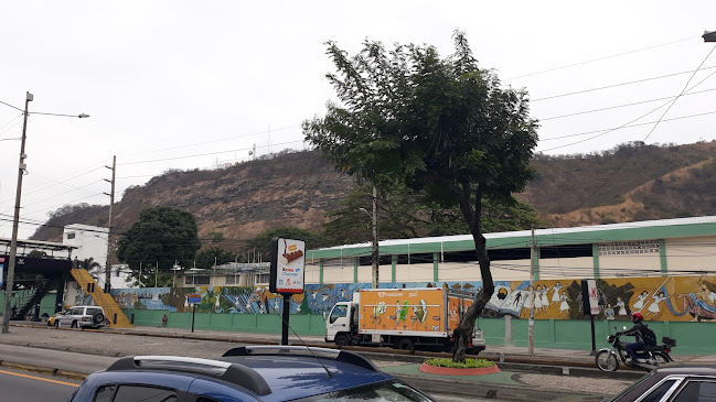 Opiniones de COLEGIO TECNICO EXPERIMENTAL VEINTIOCHO DE MAYO en Guayaquil - Escuela