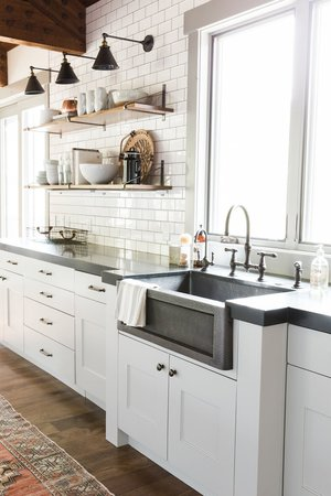 11 Fresh Kitchen Backsplash Ideas For White Cabinets