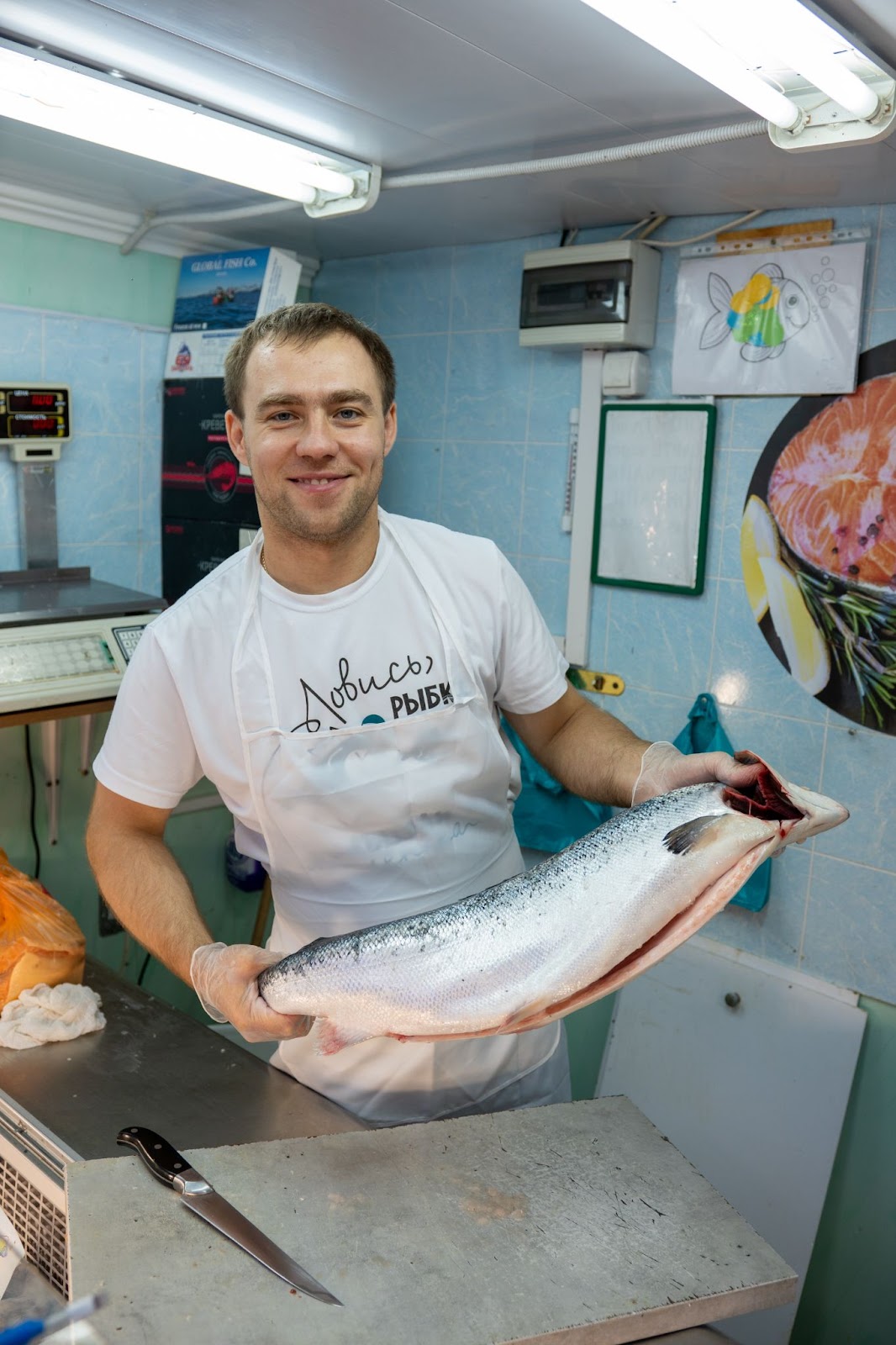 Александр — продавец рыбы и морепродуктов