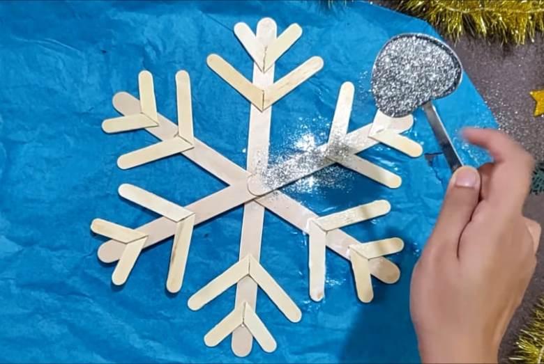 Silver snowflake decoration