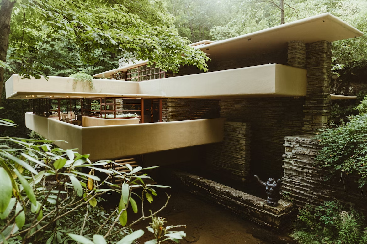 Fallingwater, Pennsylvania, USA as a Load-Bearing Structure