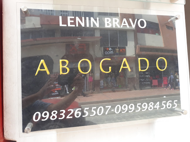 Opiniones de Lenin Bravo en Cuenca - Abogado