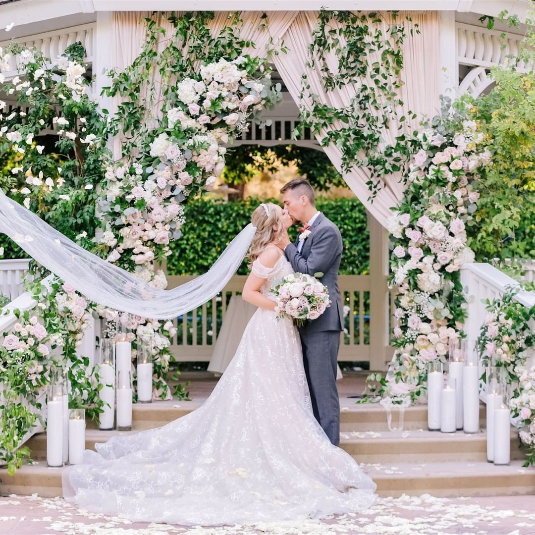 Magical Disney weddings right out of a fairytale. 