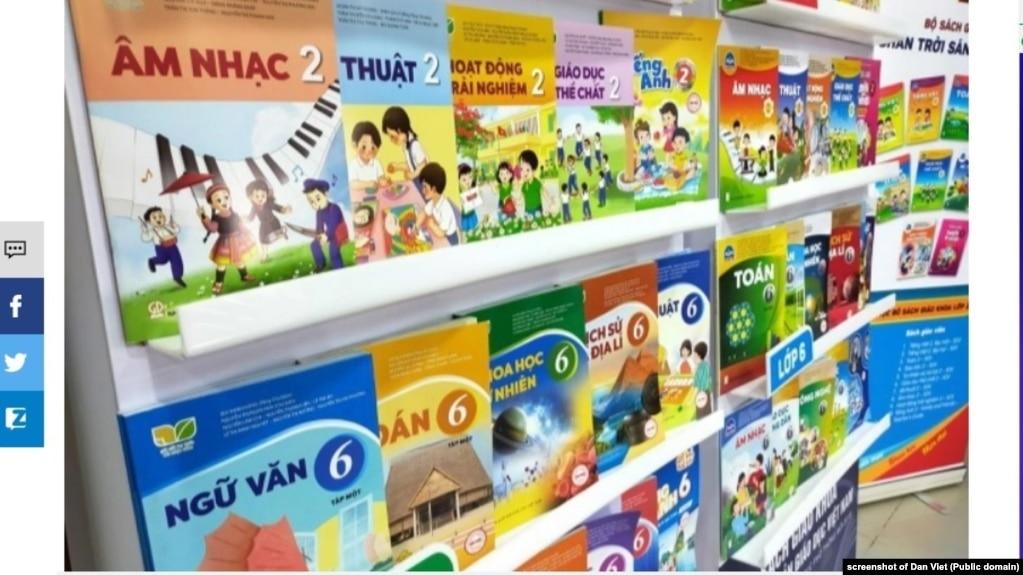 Giá sách giáo khoa ở Việt Nam năm 2022 đắt hơn 2, 3 lần so với năm trước.