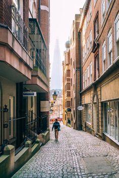 HIDDEN STREET IN THE CITY WITH THE PERFECT VIEW OF THE SHARD - Lovat Lane, located in the City of London, is a great spot for a perspective of the Shard. The foreground is a narrow lane with cobblestones that showcases both the old and the new.Lovat Lane, London EC3 (Credit-Mary Quincy)