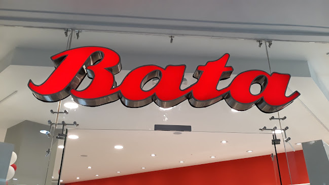 3XJM+7P9, Mall Del Rio, Planta Baja, Avenida Felipe ll, Cam. a Turi, Cuenca 010205