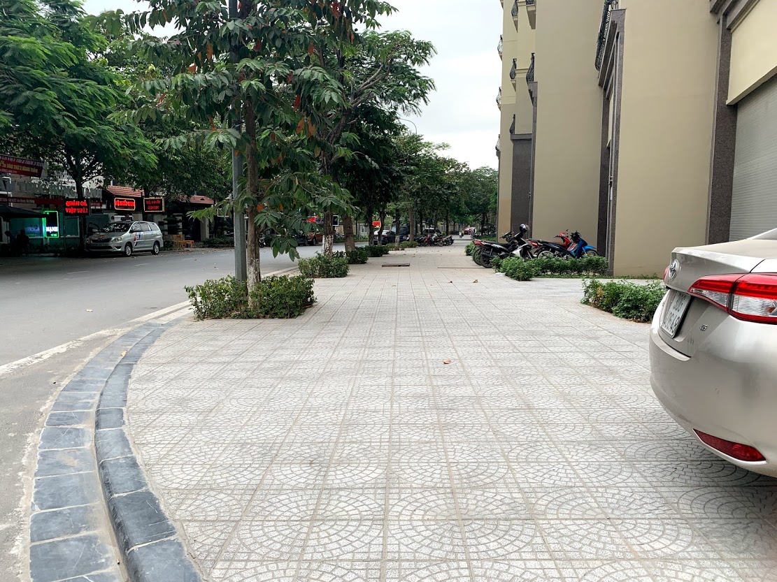 Gạch terrazzo vỉa hè dùng trong sân vườn hiện đại