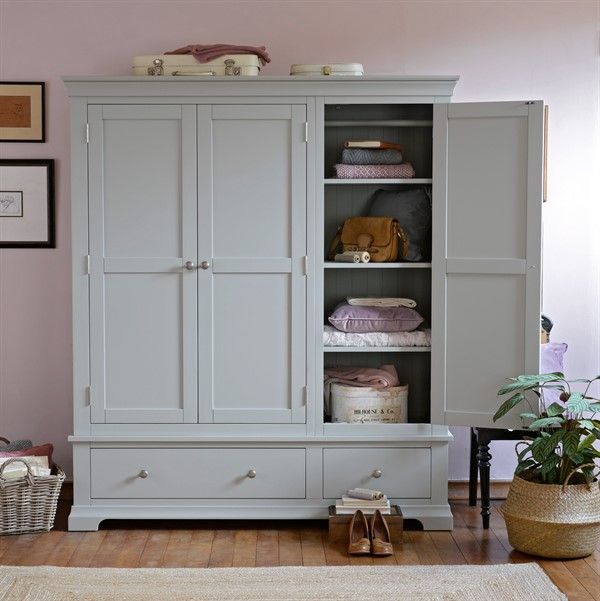 A free standing wardrobe A free standing wardrobe