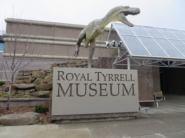 5 Reasons for Traveling to Canada with Kids featured by top US family travel blog, Travel With a Plan: Royal Tyrrel Museum