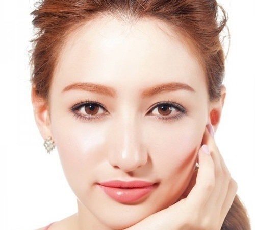  phun mày màu nâu tây có thể giữ được từ 2 - 5 năm, thậm chí có thể cao hơn, chúng phụ thuộc rất nhiều vào các yếu tố