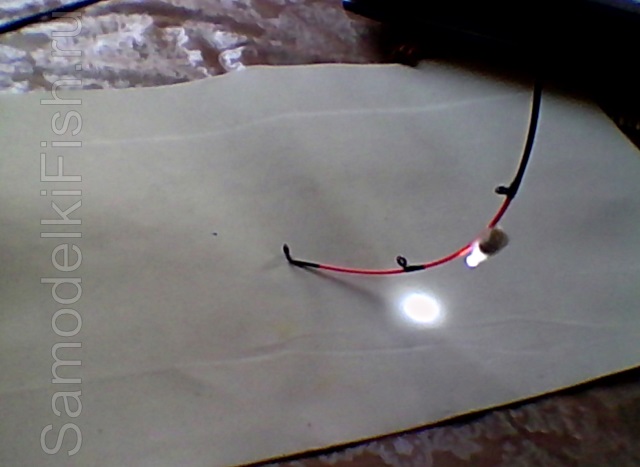 Светодиод на сигнализаторе поклевки фидера для использования в ночной ловле